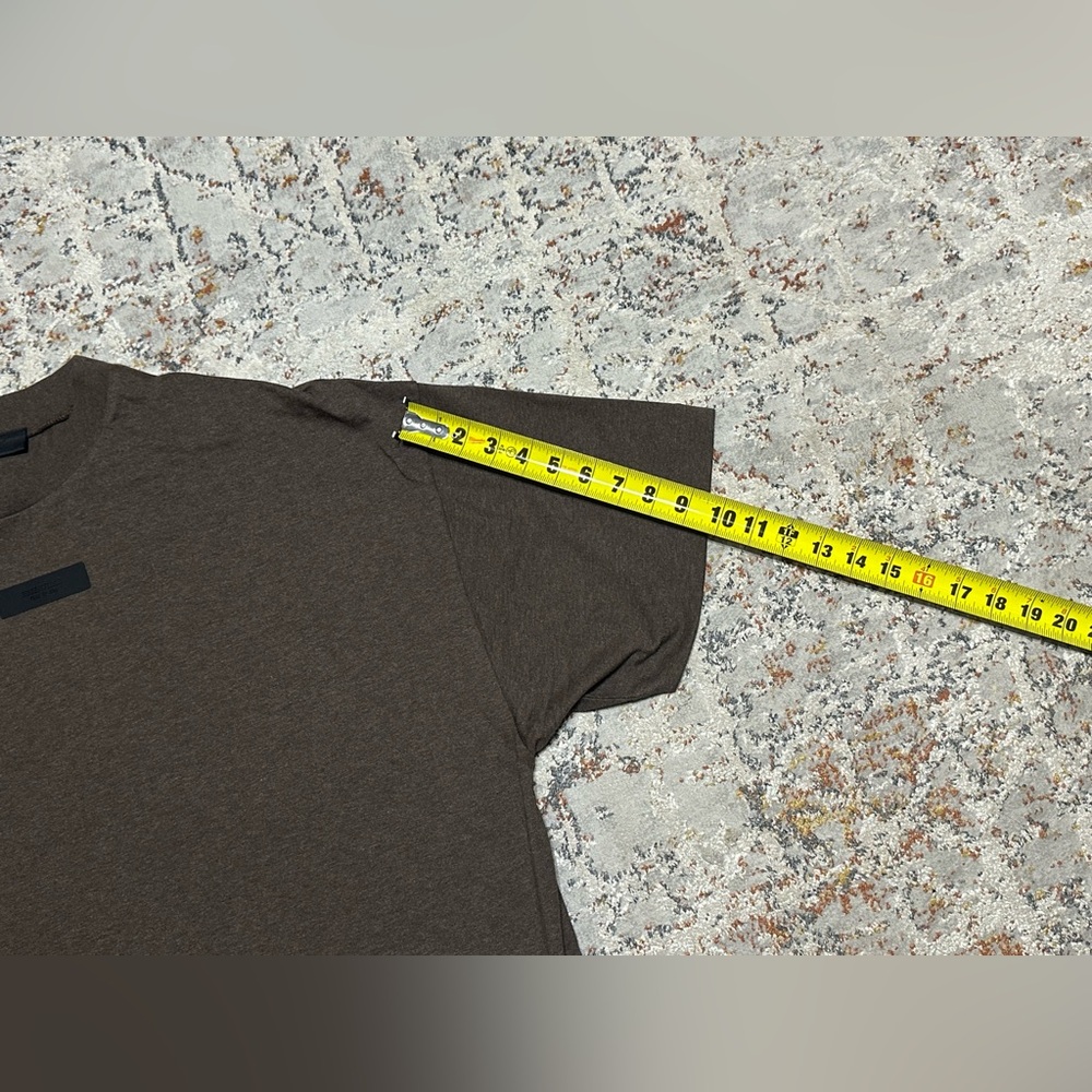 Essentials Fear of God T-shirt size Medium brown oversized NEW - Picture 10 of 14